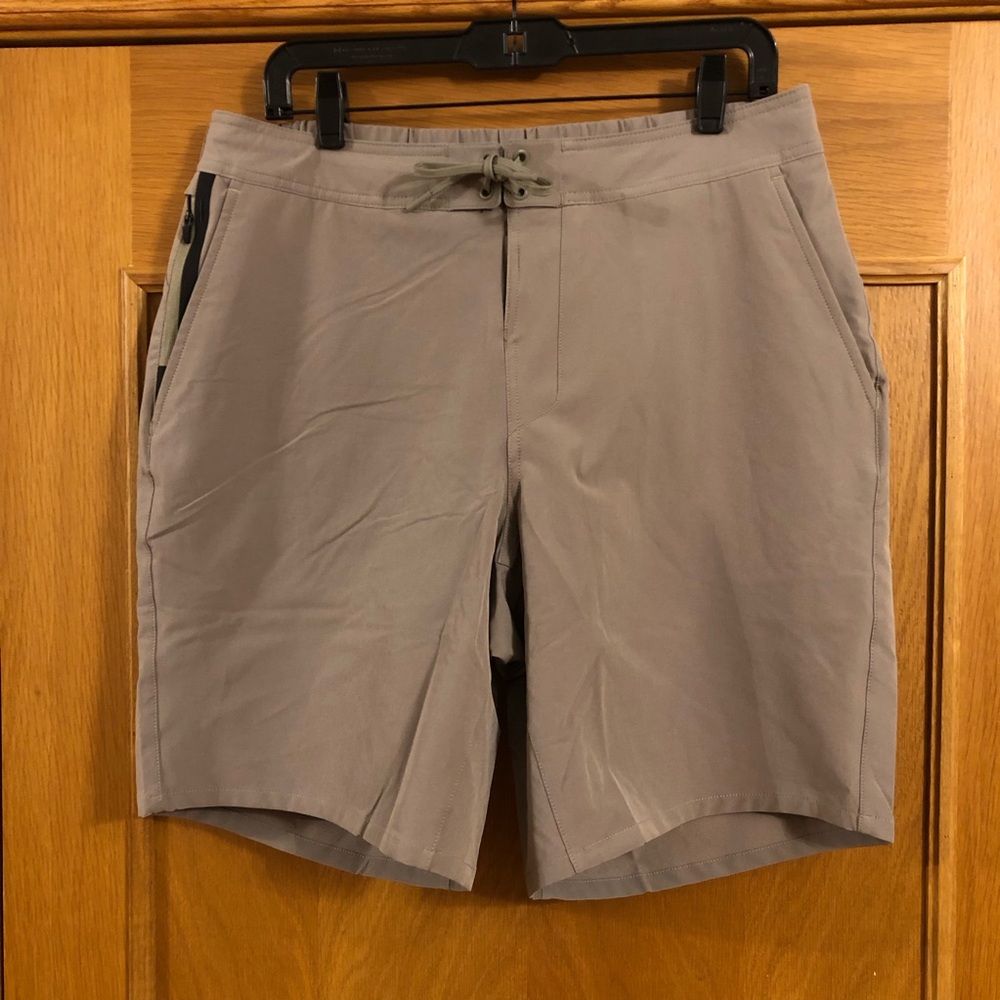 NWT Ten Thousand Foundation Short Liner 9" Size L